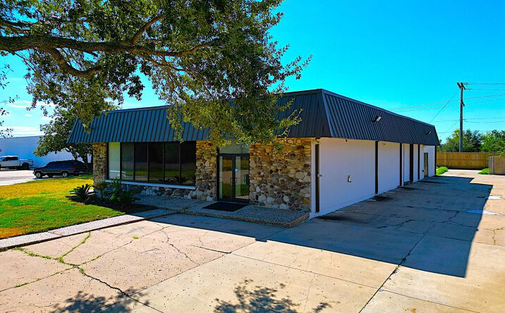Pictures of Office property located at 16628 Sea Lark Rd, Houston, TX 77062 for sales - image #1