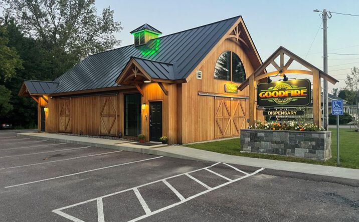 Pictures of Retail property located at 3627 Waterbury Stowe Road, Waterbury, VT 05677 for sales - image #1