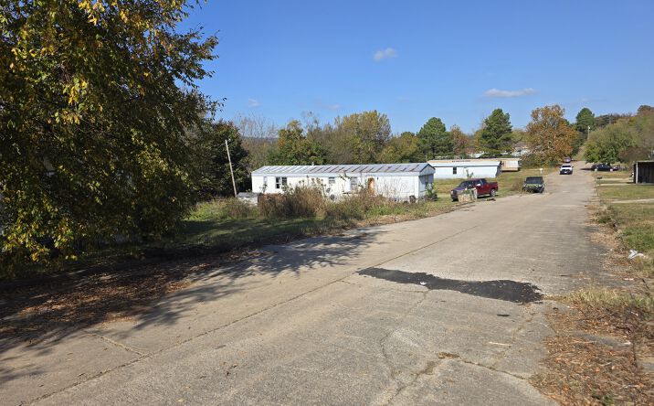 Pictures of Multifamily property located at 320 Bluff Ave, Poteau, OK 74953 for sales - image #1