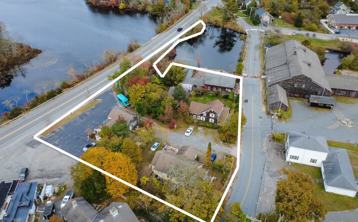 Pictures of Land, Mixed Use, Multifamily, Retail property located at 2573 Cranberry Hwy, Wareham, MA 02571 for sales - image #1