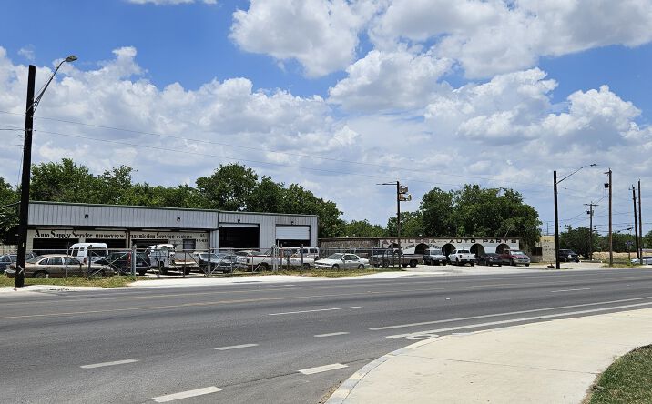 Pictures of Business for Sale, Industrial, Land, Mixed Use property located at 635 SW 41st St, San Antonio, TX 78237 for sales - image #1