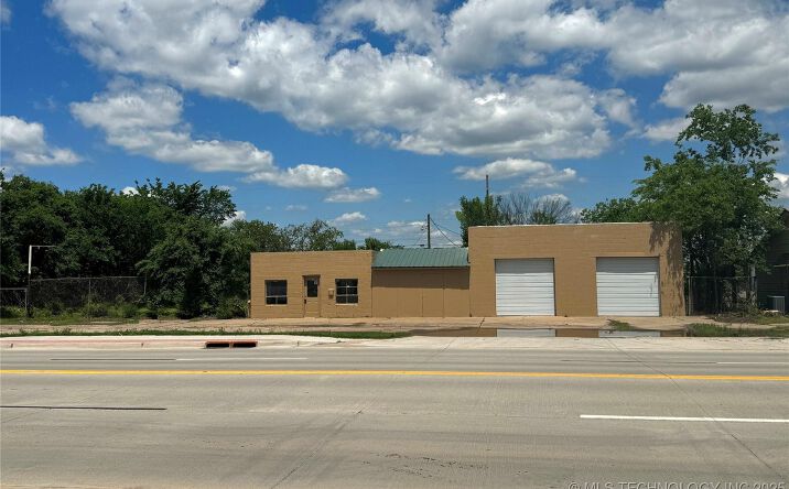 Pictures of Mixed Use property located at 728 E Main Street, Cushing, OK 74023 for sales - image #1