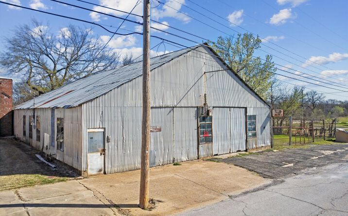 Pictures of Multifamily property located at 311 E 5th Street, Okmulgee, OK 74447 for sales - image #1