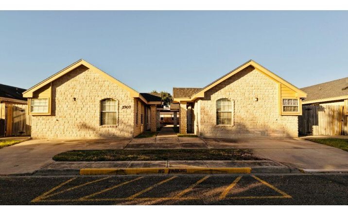 Pictures of Multifamily property located at 2707 Presidio Drive, Edinburg, TX 78539 for sales - image #1