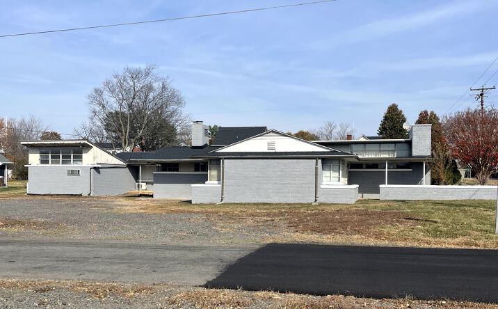 Pictures of Office, Retail property located at 101 W Marshall St, Remington, VA 22734 for sales - image #1
