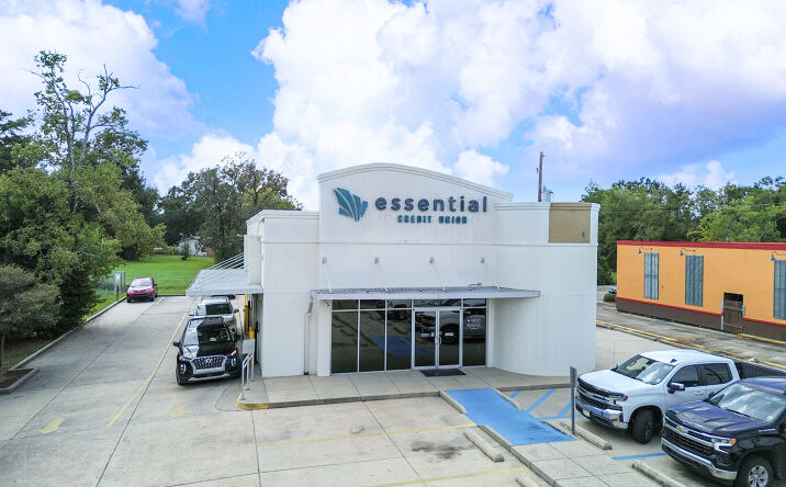 Pictures of Office, Retail property located at 1051 N Airline Hwy, Gonzales, LA 70737 for sales - image #1