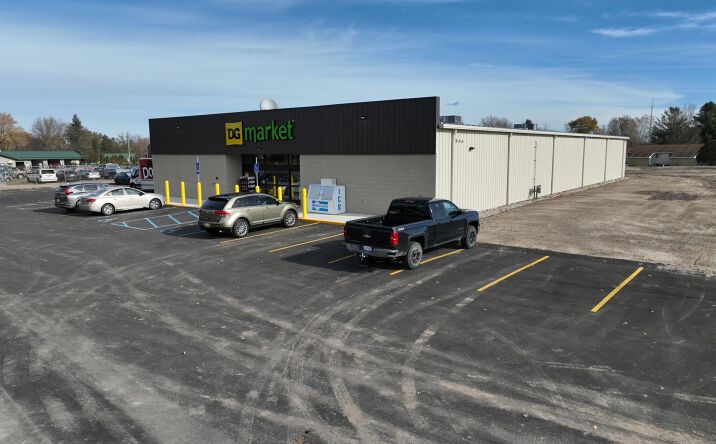Pictures of Retail property located at 830 S Chestnut St, Reed City, MI 49677 for sales - image #1