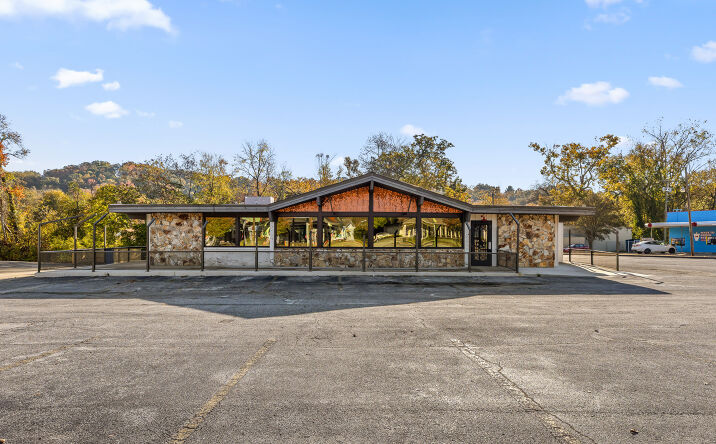 Pictures of Hospitality, Retail property located at 3512 Dayton Blvd, Chattanooga, TN 37415 for sales - image #1