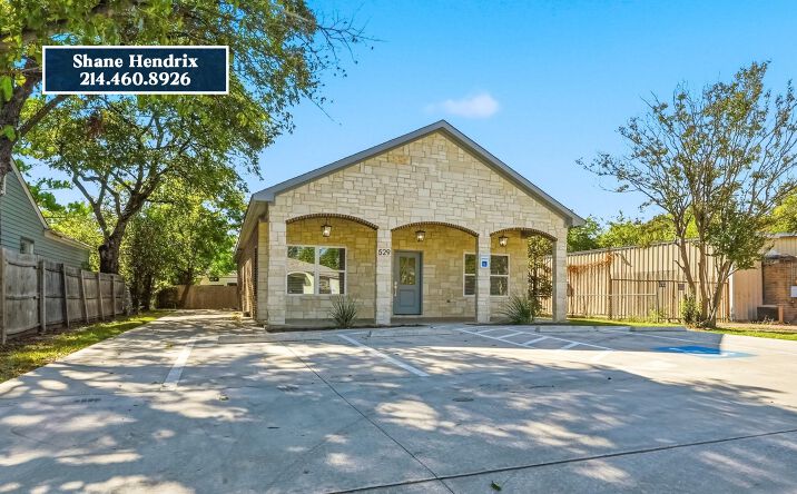 Pictures of Office property located at 529 Austin St, Grand Prairie, TX 75051 for sales - image #1