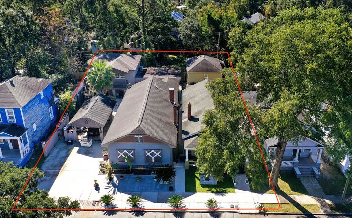 Pictures of Multifamily property located at 913-917 W 38th St, Savannah, GA 31415 for sales - image #1
