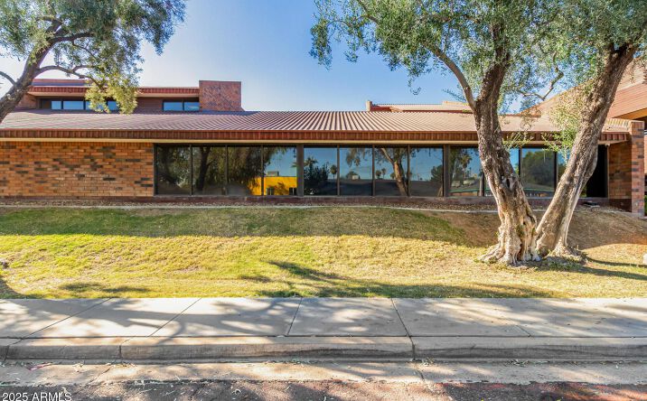 Pictures of Industrial property located at 777 E THOMAS Road 210, Phoenix, AZ 85014 for sales - image #1
