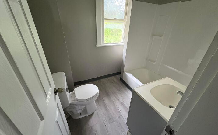 image of property at 1659 CLEVELAND AVE # 1661 Columbus OH 43211-2862