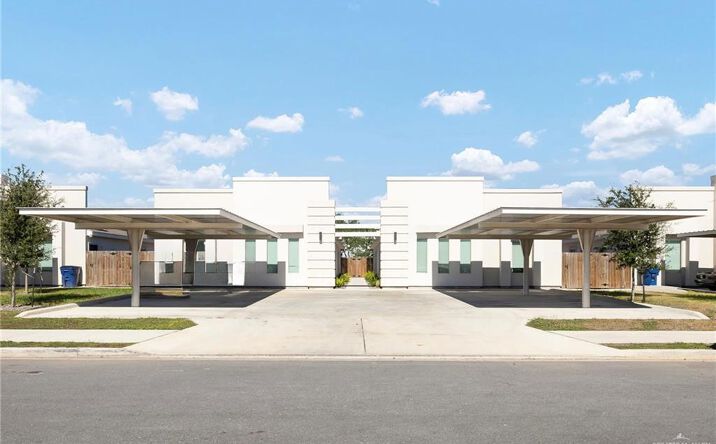 Pictures of Multifamily property located at 1002 Starr Street, Mercedes, TX 78570 for sales - image #1