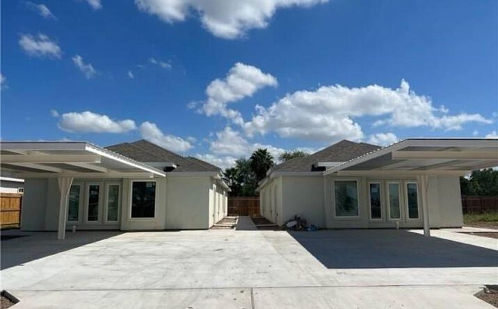 Pictures of Multifamily property located at 7006 N 56th Lane, Mission, TX 78573 for sales - image #1