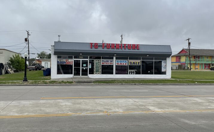 Pictures of Retail property located at 911 9th Ave N, Texas City, TX 77590 for sales - image #1