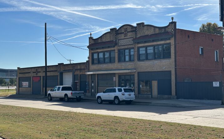 Pictures of Land, Mixed Use, Multifamily, Office, Retail property located at 512 SW 3rd St, Oklahoma City, OK 73109 for sales - image #1