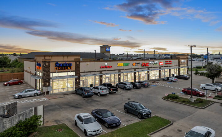 Pictures of Retail property located at 11400 Gulf Fwy, Houston, TX 77034 for sales - image #1