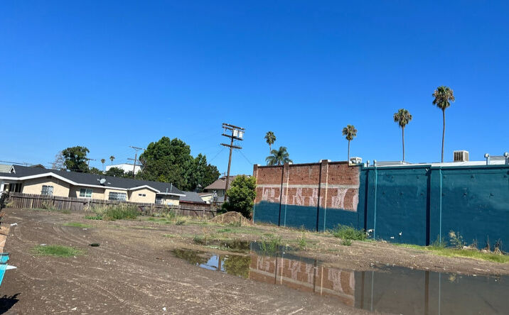 Pictures of Land property located at 4921 S Figueroa St, Los Angeles, CA 90037 for sales - image #1