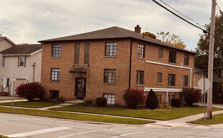 Pictures of Multifamily property located at 524 S Cross St, Sycamore, IL 60178 for sales - image #1