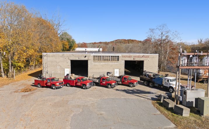 Pictures of Industrial property located at 137 Providence St, Putnam, CT 06260 for sales - image #1