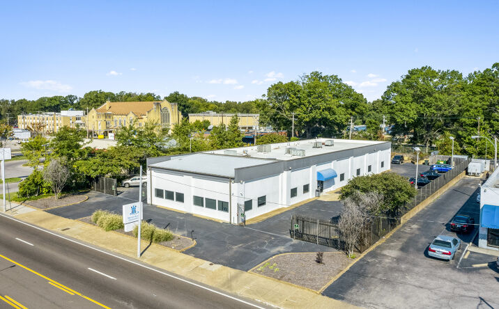 Pictures of Office property located at 3430 Summer Ave, Memphis, TN 38122 for sales - image #1