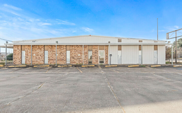 Pictures of Industrial property located at 102 Cason Rd, Broussard, LA 70518 for sales - image #1