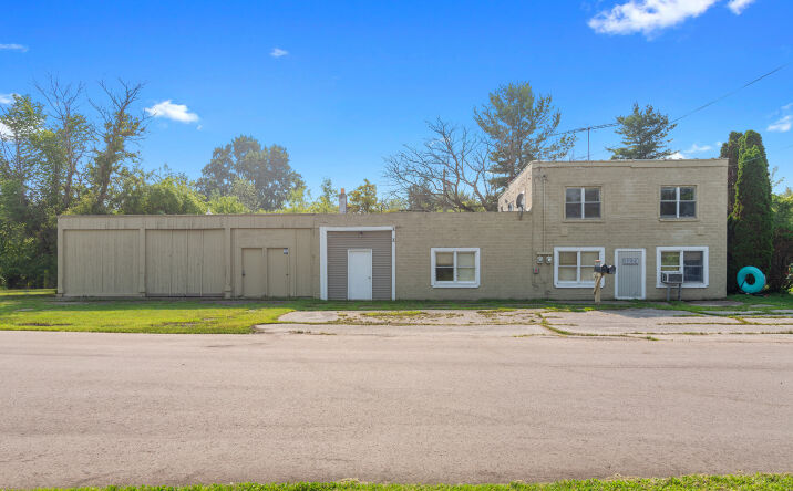 Pictures of Mixed Use, Multifamily property located at 3279 Emmett Rd, Emmett, MI 48022 for sales - image #1