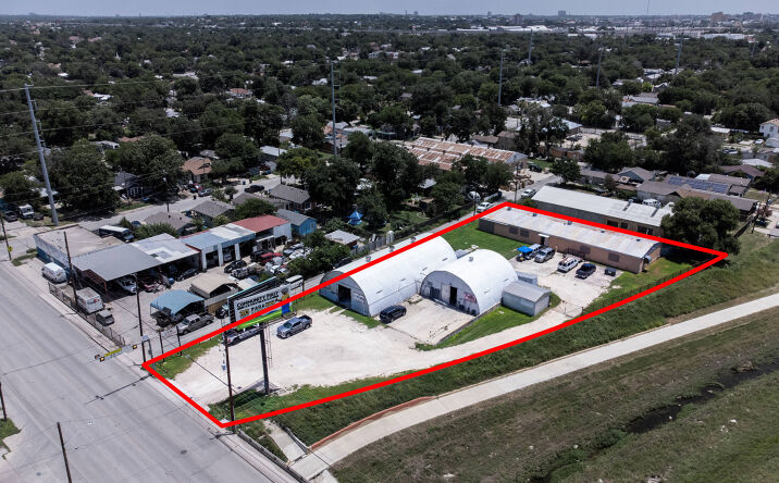 Pictures of Industrial property located at 1010 N Zarzamora St, San Antonio, TX 78207 for sales - image #1