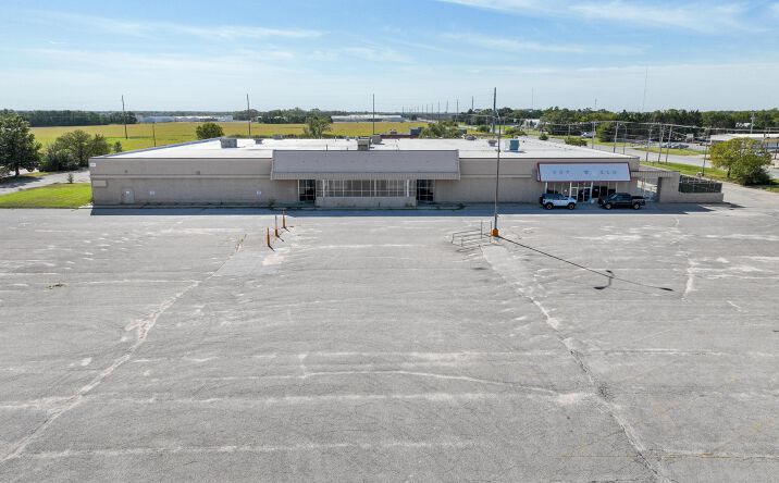 Pictures of Industrial, Mixed Use property located at 1801 W. 1st St., Newton, KS, Newton, KS 67114 for sales - image #1