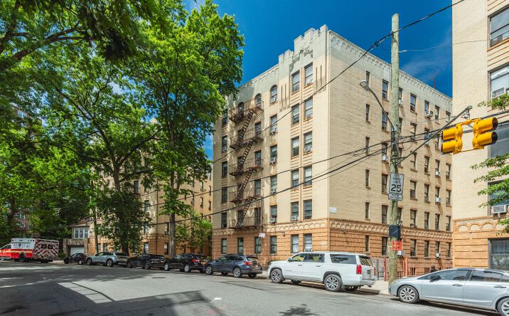Pictures of Multifamily property located at 3871 Sedgwick Ave, Bronx, NY 10463 for sales - image #1