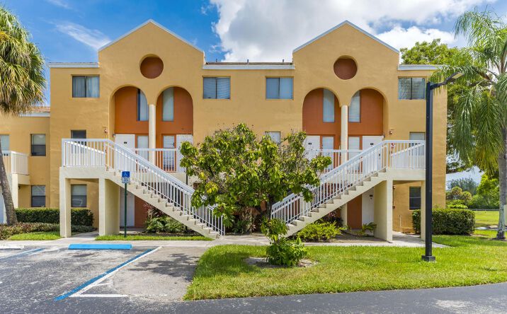 Pictures of Multifamily property located at 5200 NW 31ST AVE, FORT LAUDERDALE, FL 33309 for sales - image #1