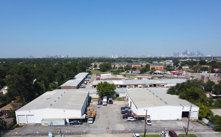 image of property at 2820 - 2828 BROAD ST Houston TX 77087
