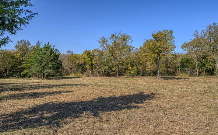 Pictures of Land property located at 147 Shadow Trail, Sherman, TX 75092 for sales - image #1