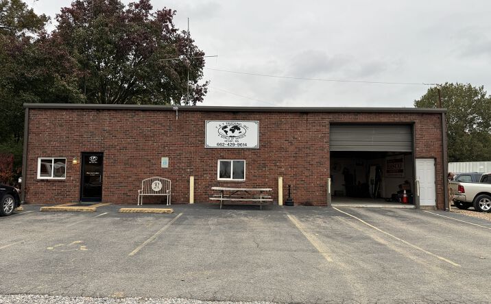 Pictures of Industrial property located at 434 Nesbit Rd, Hernando, MS 38651 for sales - image #1