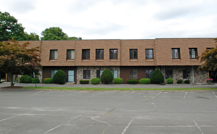 Pictures of Office property located at 304 Federal Rd, Brookfield, CT 06804 for sales - image #1