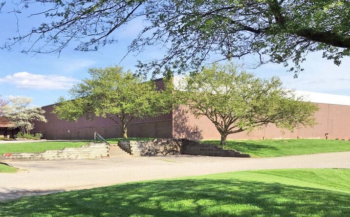 Pictures of Industrial property located at 221 Industrial Dr, Hillsdale, MI 49242 for sales - image #1