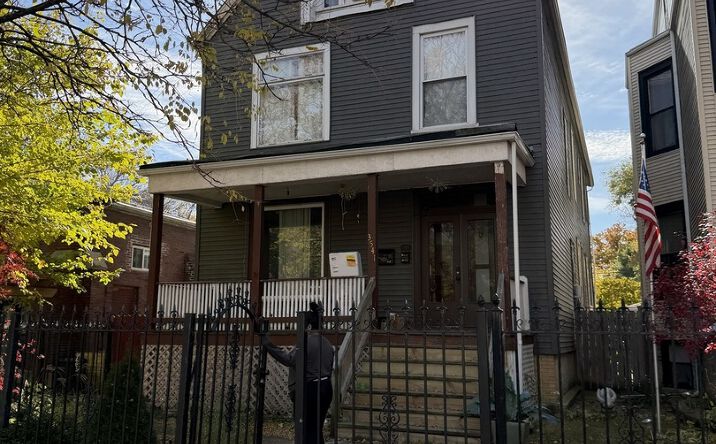 Pictures of Multifamily property located at 3541 W Wrightwood Avenue, Chicago, IL 60647 for sales - image #1