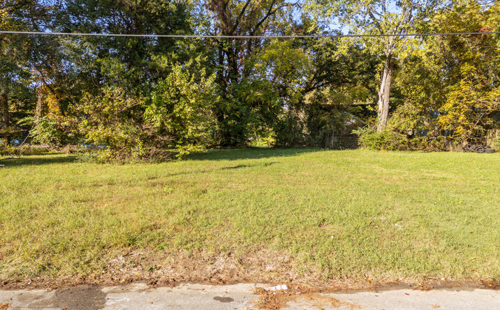 Pictures of Land property located at 329 N Lindsey St, Jackson, TN 38301 for sales - image #1