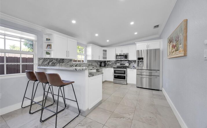 Pictures of Multifamily property located at 4055 SW 7 St, Miami, FL 33134 for sales - image #1