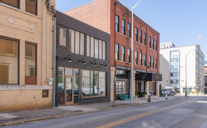 Pictures of Retail property located at 124 E 10th St, Chattanooga, TN 37402 for sales - image #1