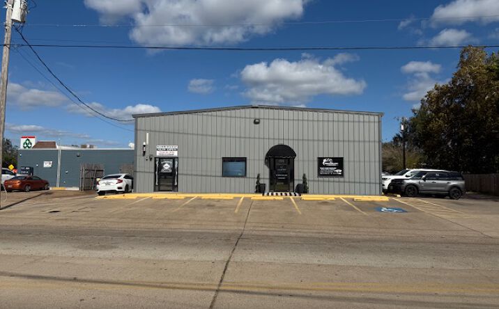 Pictures of Office property located at 105 E Wilkins St, Angleton, TX 77515 for sales - image #1