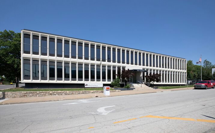 Pictures of Office property located at 3822 Summit St, Kansas City, MO 64111 for sales - image #1