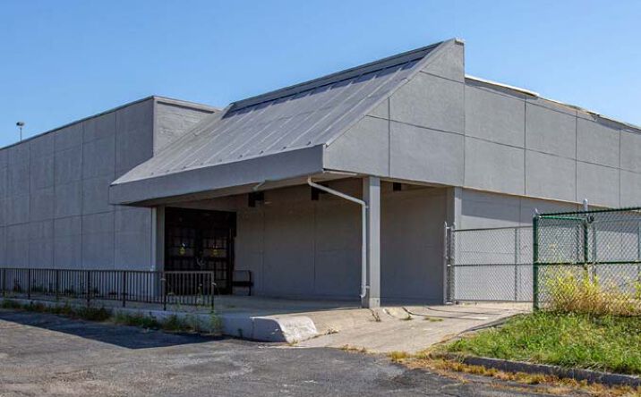 Pictures of Industrial property located at 4910 Denlinger Rd, Dayton, OH 45426 for sales - image #1
