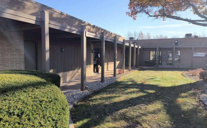 Pictures of Office property located at 1646 45th St, Munster, IN 46321 for sales - image #1