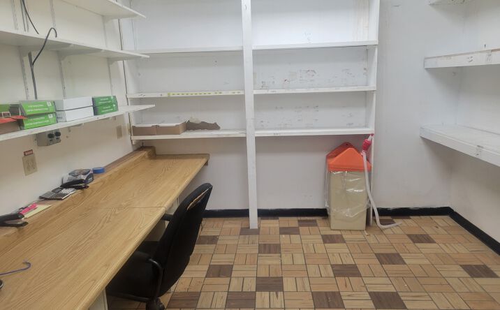 Pictures of Retail property located at 490 Tyee Dr, Point Roberts, WA 98281 for sales - image #1