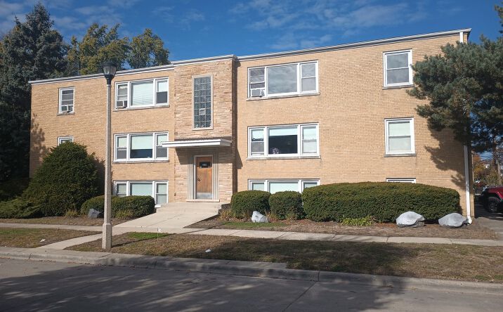 Pictures of Multifamily property located at 4950 Greenwood Street, Skokie, IL 60077 for sales - image #1