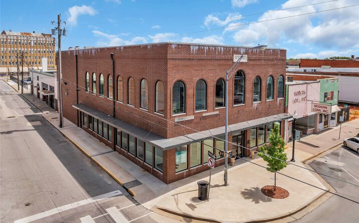 Pictures of Office property located at 127 W Main Street, Ardmore, OK 73401 for sales - image #1