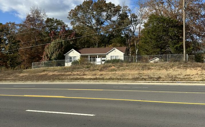 Pictures of Land property located at 3748 Albert Pike Rd, Hot Springs, AR 71913 for sales - image #1