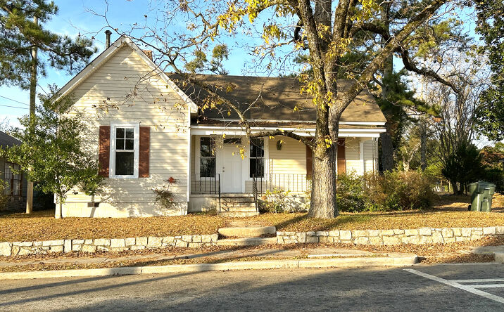 Pictures of Business for Sale, Office, Retail property located at 1007 Peek Street, Conyers, GA 30012 for sales - image #1