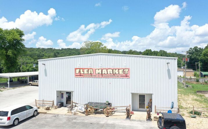 Pictures of Industrial, Mixed Use, Retail property located at 125 Creekside Ln, Hollister, MO 65672 for sales - image #1